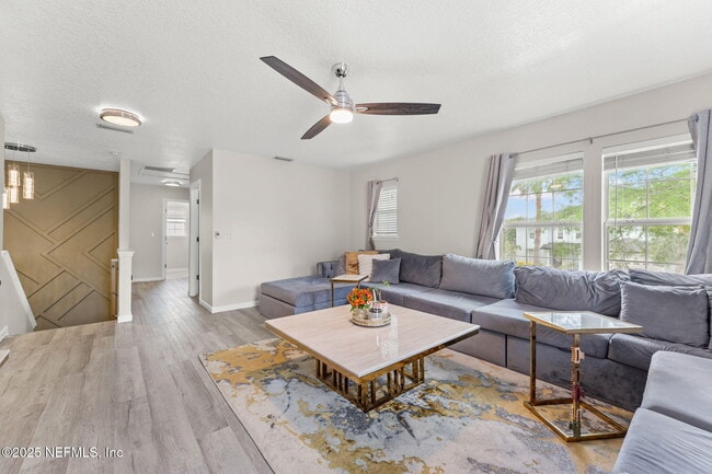 Building Photo - 75309 Ravenwood Dr