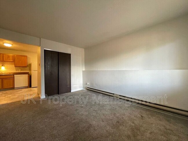 Building Photo - 4629 5th Ave S