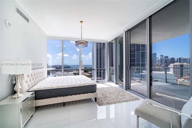 Building Photo - 851 NE 1st Ave