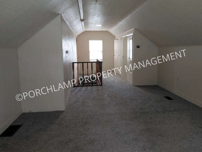 Building Photo - 1524 Edward Ave SE