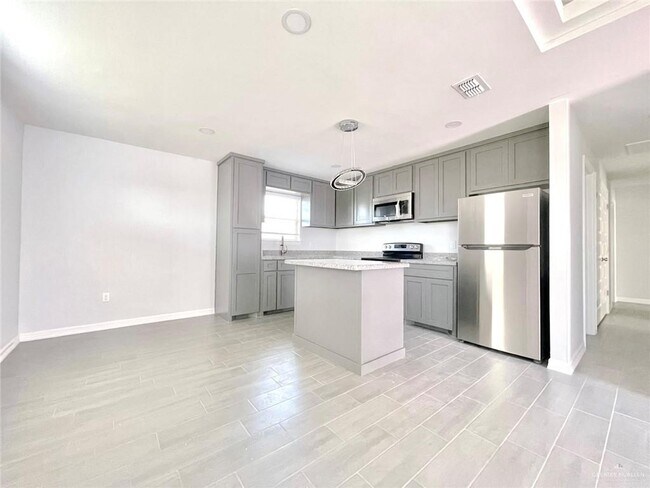 Building Photo - 3610 Bella Costa Dr