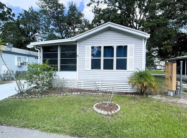Building Photo - 608 Savannah Dr