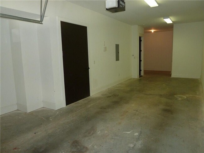 Building Photo - 4727 Cypress Commons