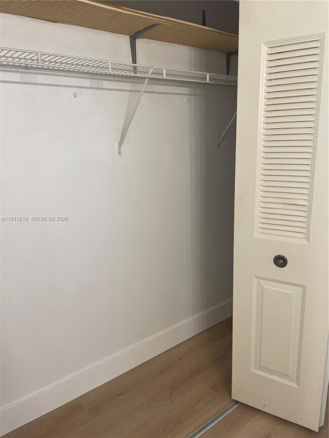 Building Photo - 404 NW 68th Ave