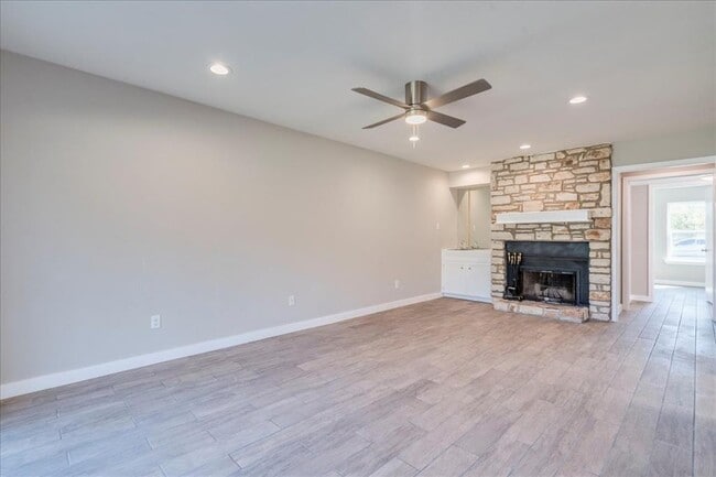 Building Photo - 3 Cypress Fairway Village