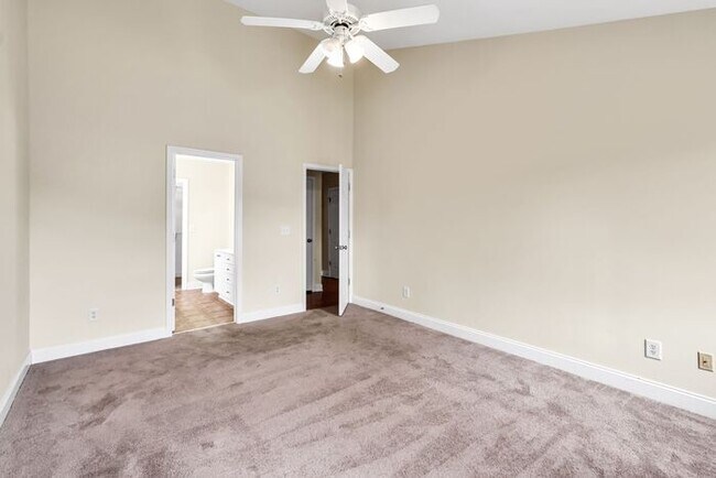 Building Photo - Leland Wedgewood at Lanvale community, Great open floor plan, on level, hardwoods, fire place, ma...