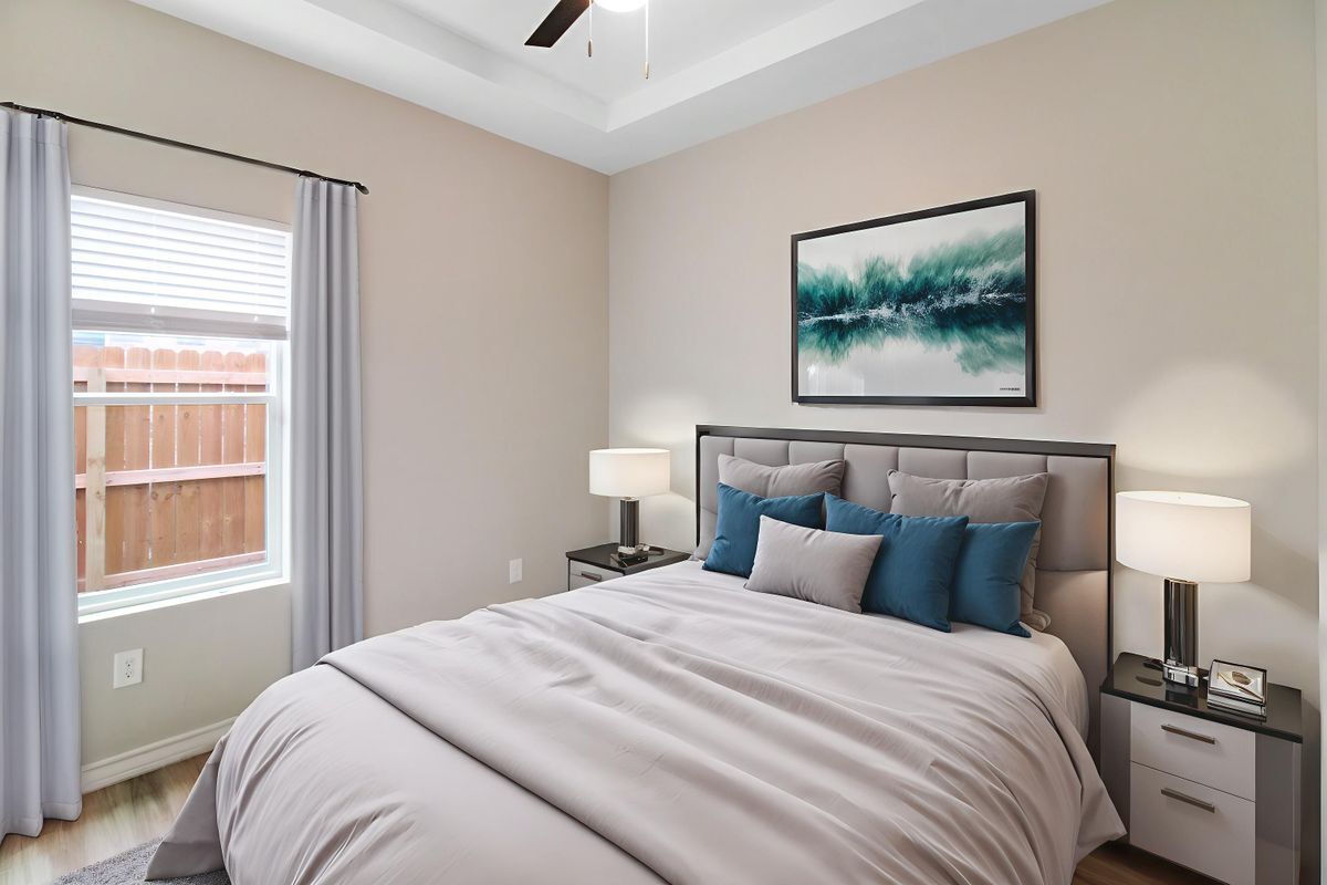 Building Photo - 2813 E Israel Ave