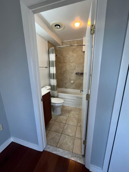 Building Photo - 1512 Marion St NW