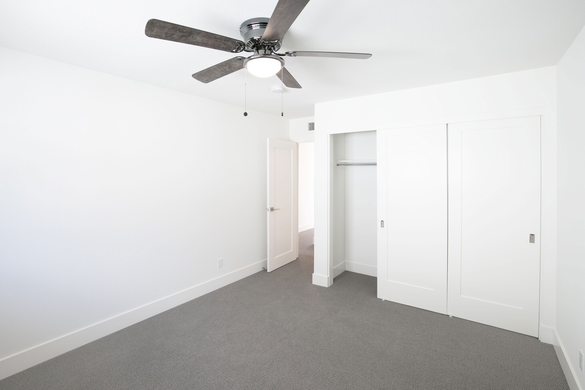 Guest w/large closet - 3016 Jeffrey Dr