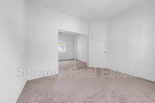 Building Photo - 116 Foxglove Ln