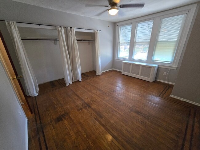 Building Photo - 1353 Dyre St