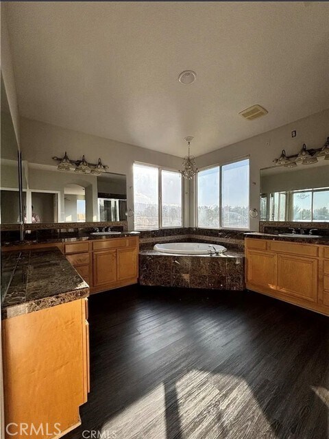 Building Photo - 3715 Club Rancho Dr