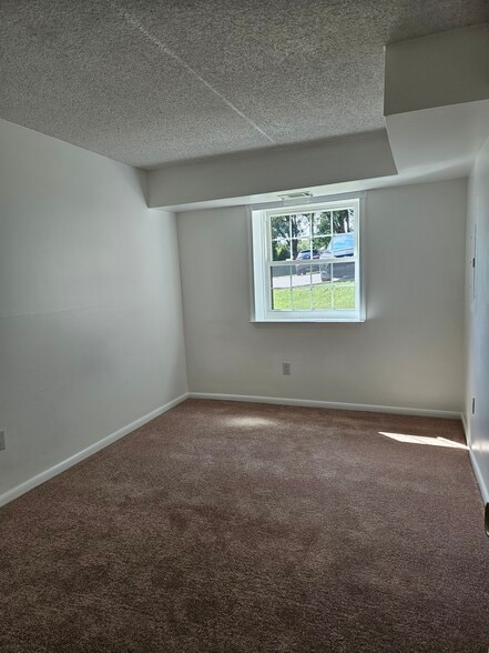 Bedroom 2 - 3204 Valley Dr