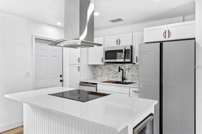 Building Photo - 216 Jean St