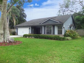 Building Photo - Beautiful 3 bedroom Home