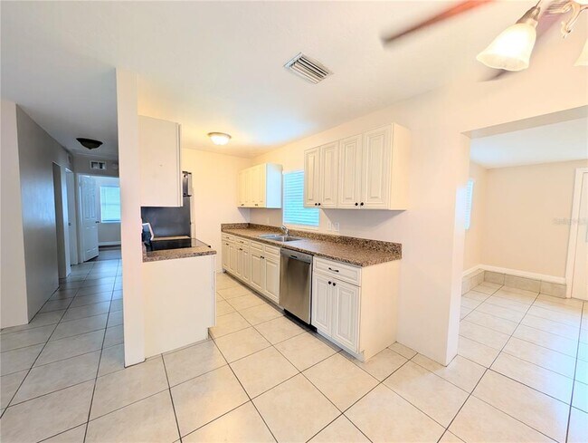 Building Photo - 1708 Bayshore Gardens Pkwy
