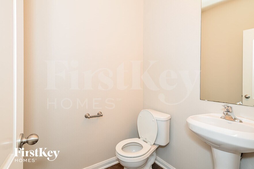 Building Photo - 14281 Bridgeview Ln