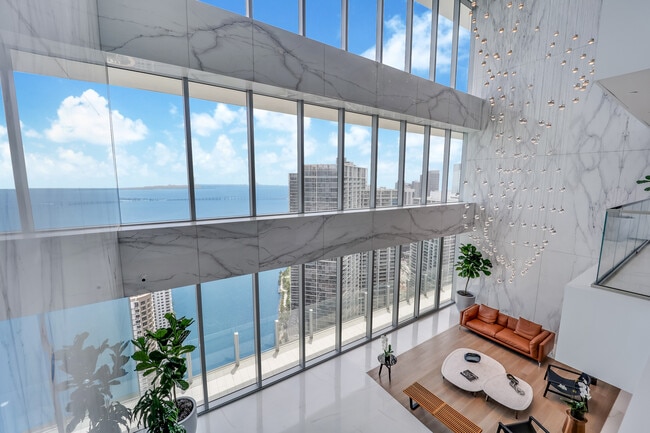 Building Photo - 300 Biscayne Blvd Way