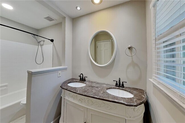Building Photo - 2916 Sope Creek Dr