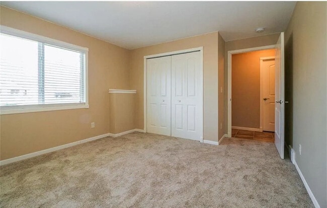 Building Photo - 487 Battle Creek Dr