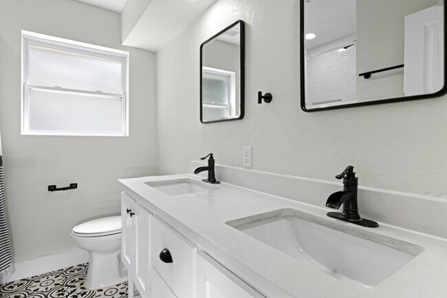 Building Photo - 5219 Cheena Dr