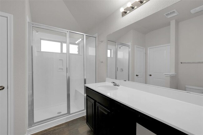 Building Photo - 517 Pinnacle Dr