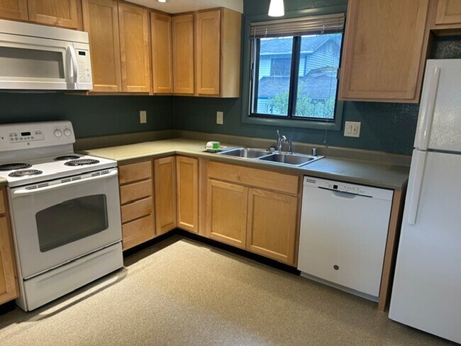 Building Photo - 8413 Little Dipper Ave