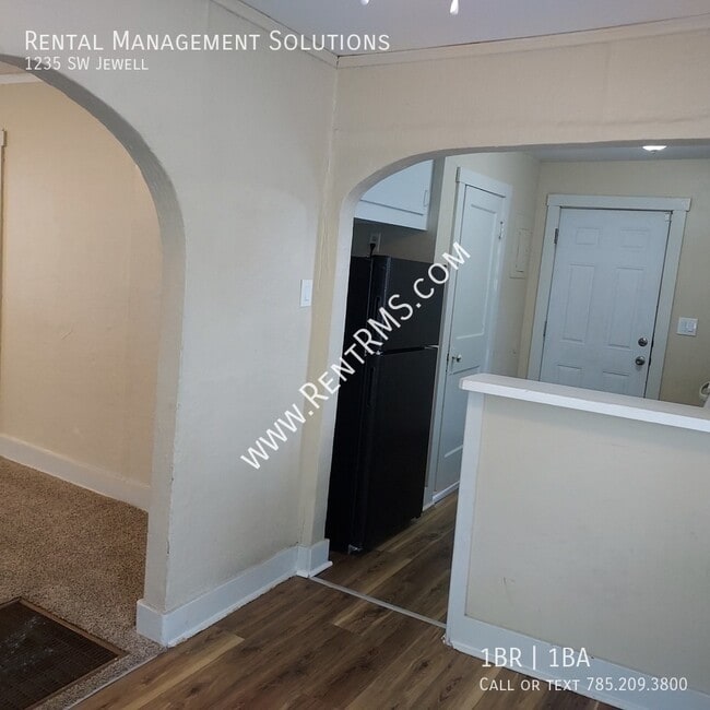 Building Photo - 1235 SW Jewell-