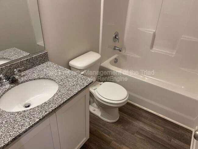 Building Photo - 3824 Miller Dr