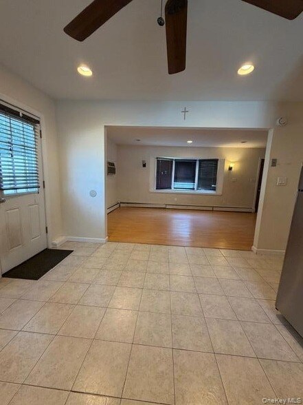Building Photo - 3173 Roxbury Ln