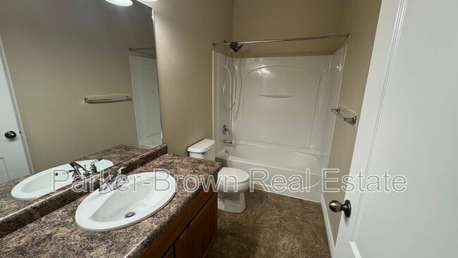 Building Photo - 61 S Clayton Ct