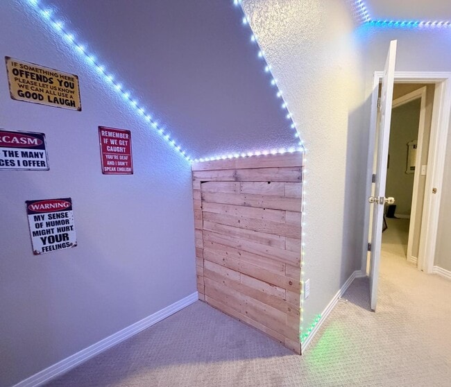 Building Photo - 104 Deer Trail Dr