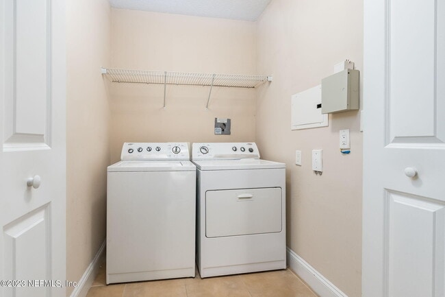 Building Photo - 1431 Riverplace Blvd