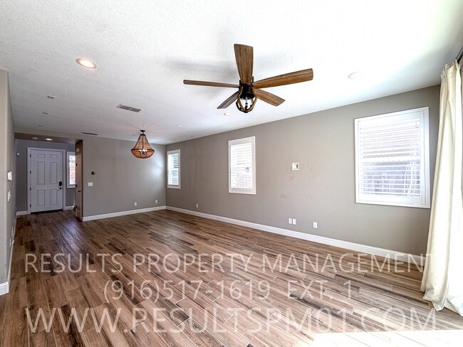 Building Photo - 1280 Goldenrod Way