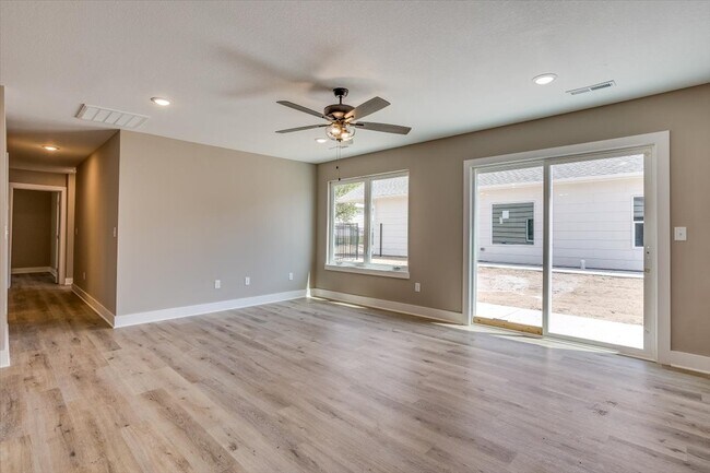 Building Photo - 5572 N Sandkey Ct