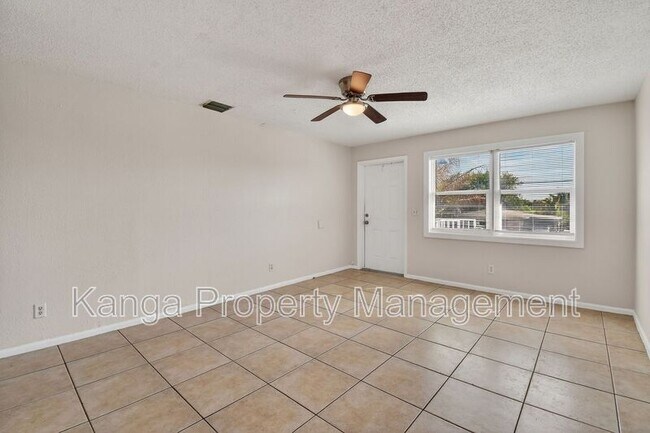 Building Photo - 1618 W 26th Ct