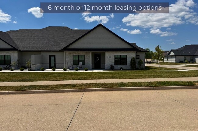 Building Photo - 6310 Murano Way
