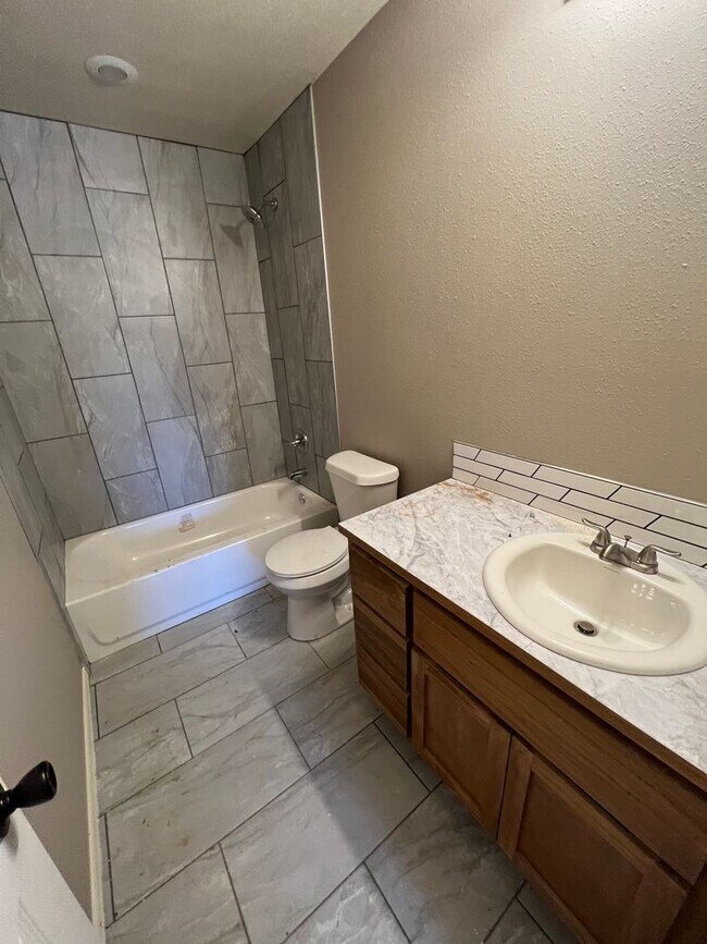 Building Photo - 2225 Alma Blvd