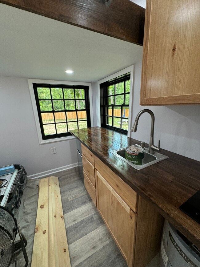 Building Photo - 1608 Laurel Grove Rd