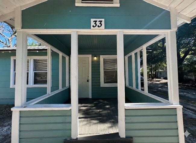 Building Photo - 33 Magnolia Ave