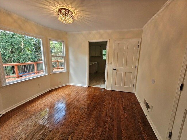 Building Photo - 3228 Turtle Lake Dr SE