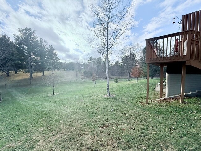 Building Photo - 5 Bed 3 Bath House in Waverly, IA