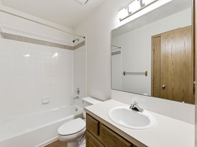 Building Photo - Beautiful Home with New Carpets, Fenced Yard, A/C, and Finished Basement!