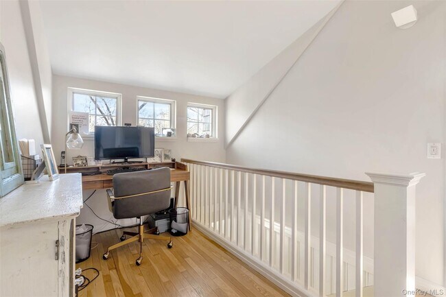 Building Photo - 1500 Vanston Rd