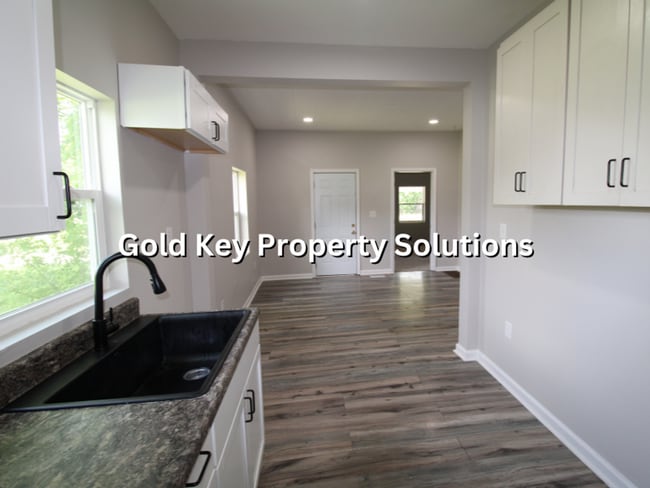 Building Photo - Nicely updated 3 BR 1 BA House with Covered Front Porch and Central Air (SECTION 8 APPROVED)