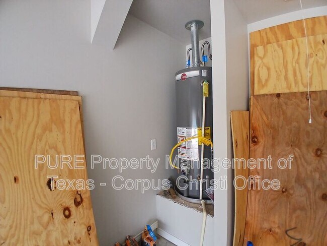 Building Photo - 7610 Rustler Ln