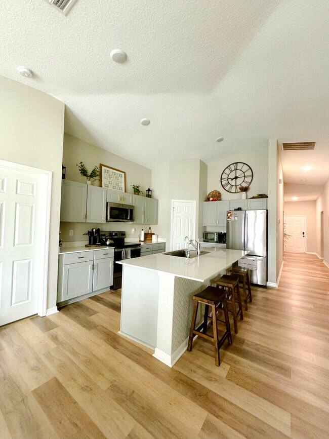 Building Photo - 5670 Arlington River Dr