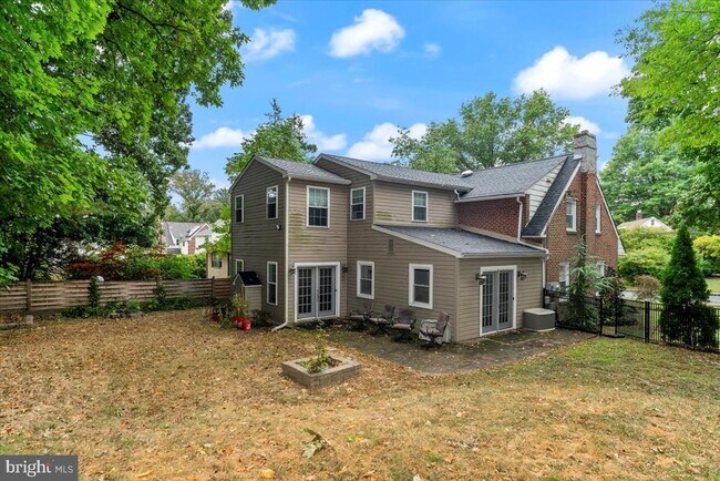 Building Photo - 67 Lownes Ln