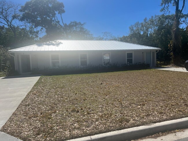 Building Photo - 2703 Ave G