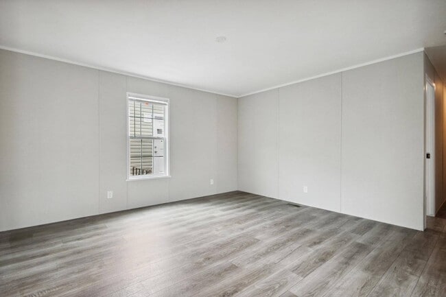 Building Photo - 601 Landrey Dr